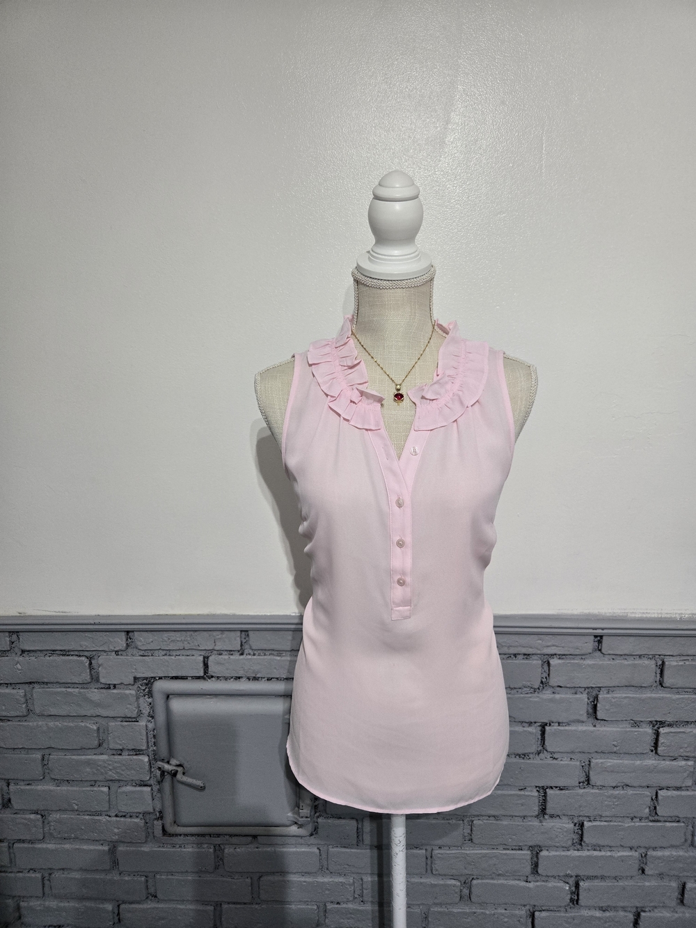 Talbots Light Pink Ruffle Henley Sleeveless Top